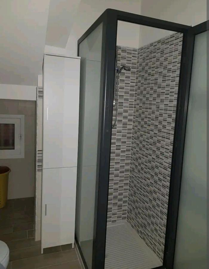 Casa Vacanze Rosanna 巴莱斯特拉泰 外观 照片