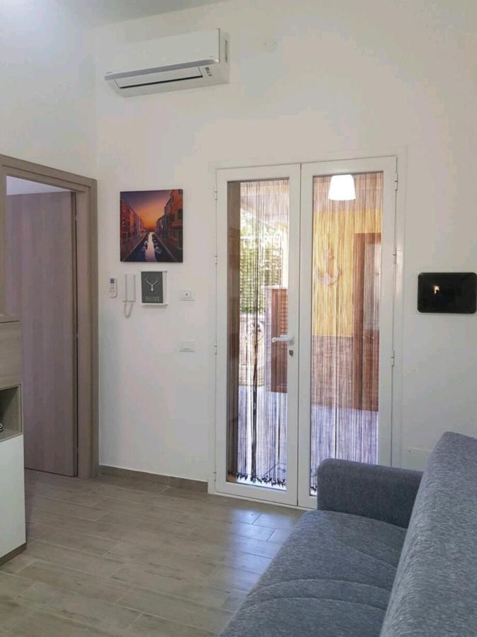 Casa Vacanze Rosanna 巴莱斯特拉泰 外观 照片