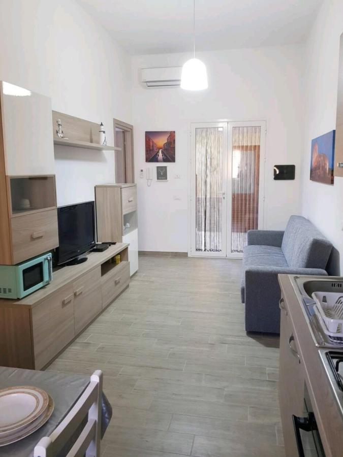Casa Vacanze Rosanna 巴莱斯特拉泰 外观 照片