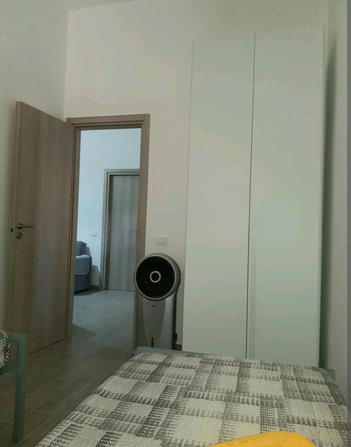 Casa Vacanze Rosanna 巴莱斯特拉泰 外观 照片