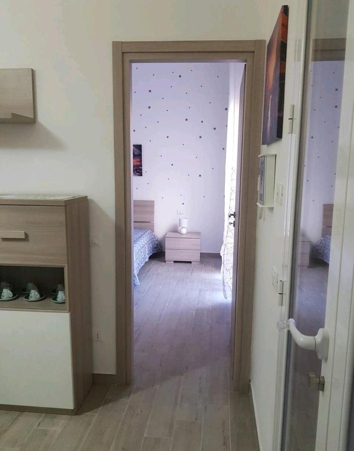 Casa Vacanze Rosanna 巴莱斯特拉泰 外观 照片